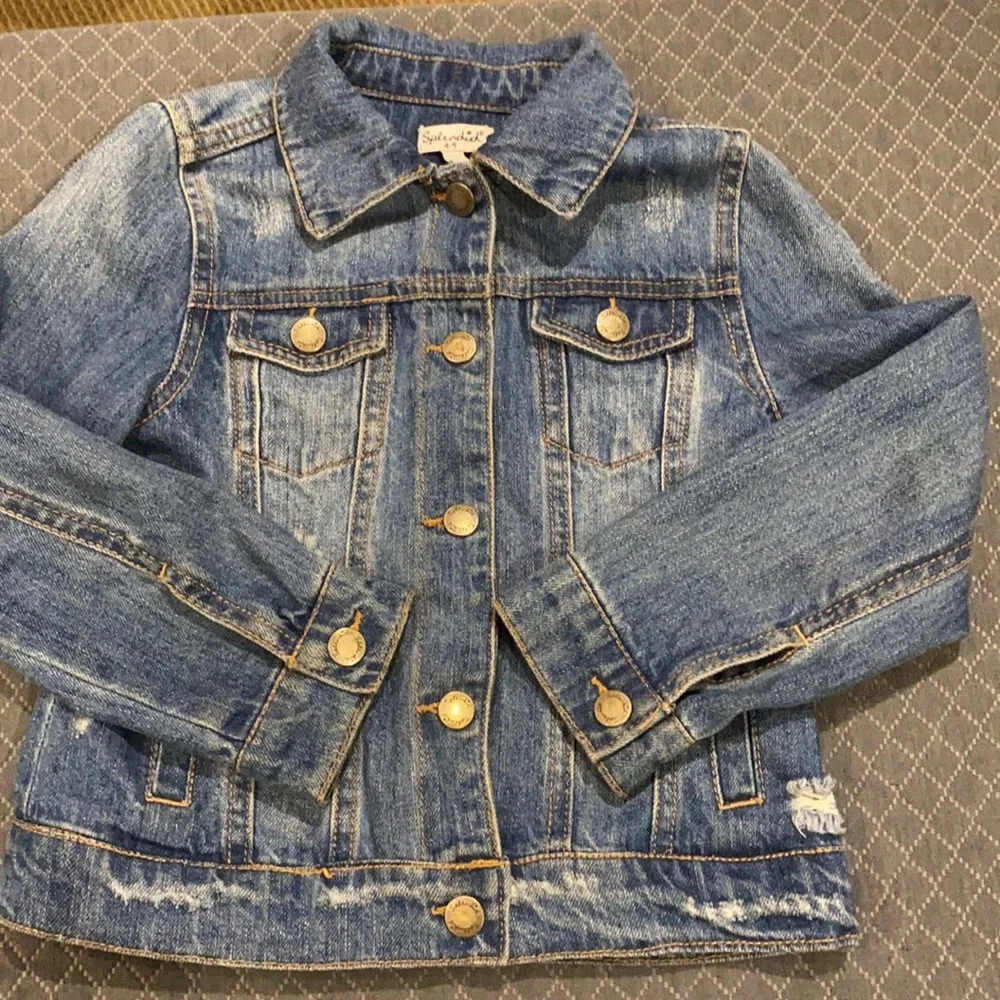 SPLENDID KIDS ADORABLE DENIUM JACKET SIZE 4/5 WITH BLUE FAUX FUR COLLAR